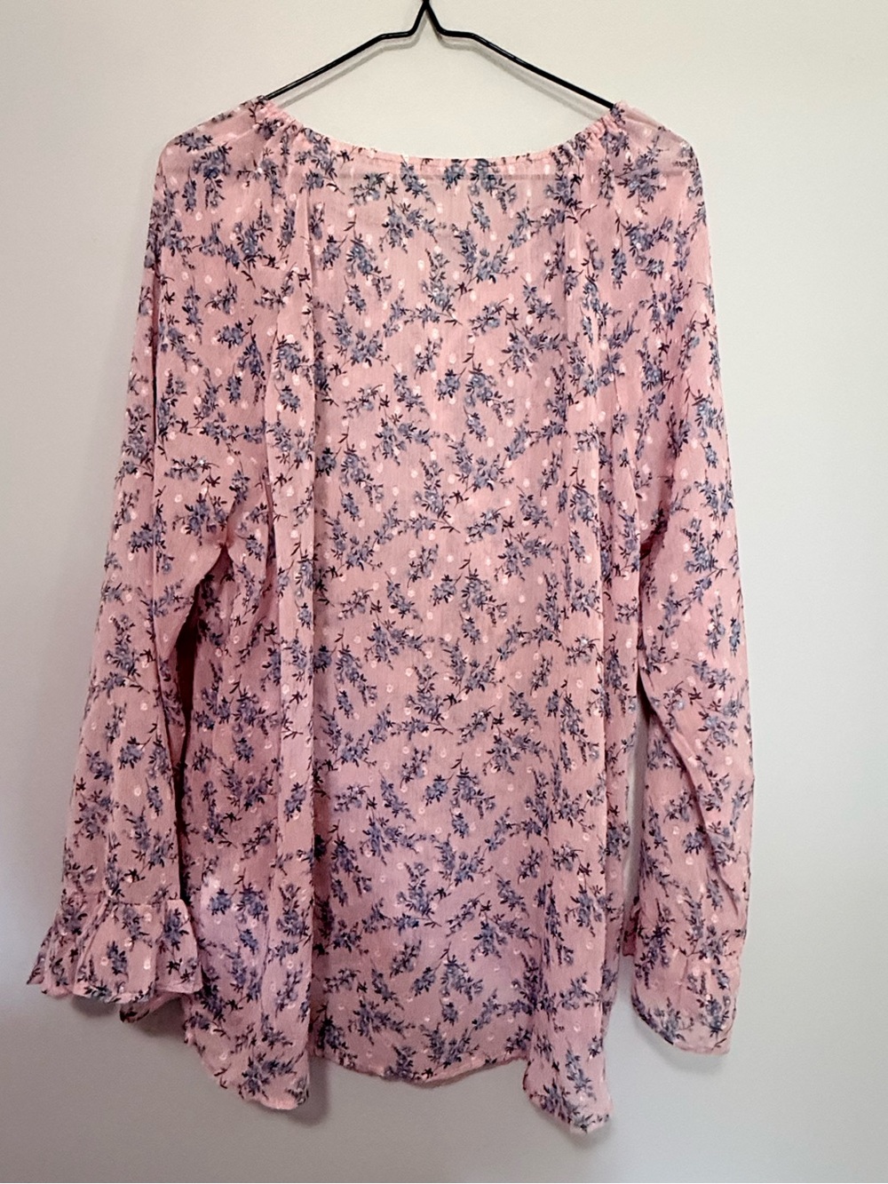 Women’s XL Pink Floral Long-Sleeve Blouse - Casual Tie-Neck - Picture 4 of 7
